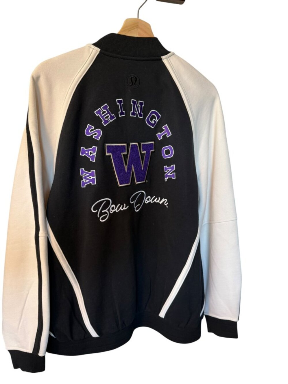 New NWT Rare Special Edition Lululemon University of Washington Huskies Jacket L